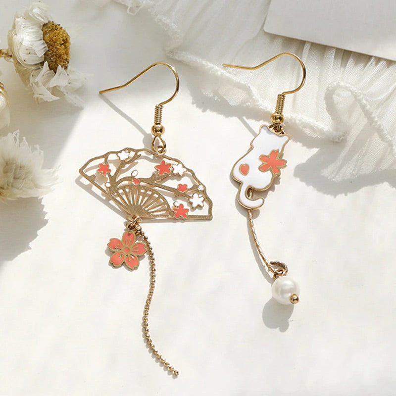 Fan and Cat | Asymmetric and Long Earring | Orange and White | Chinese Style